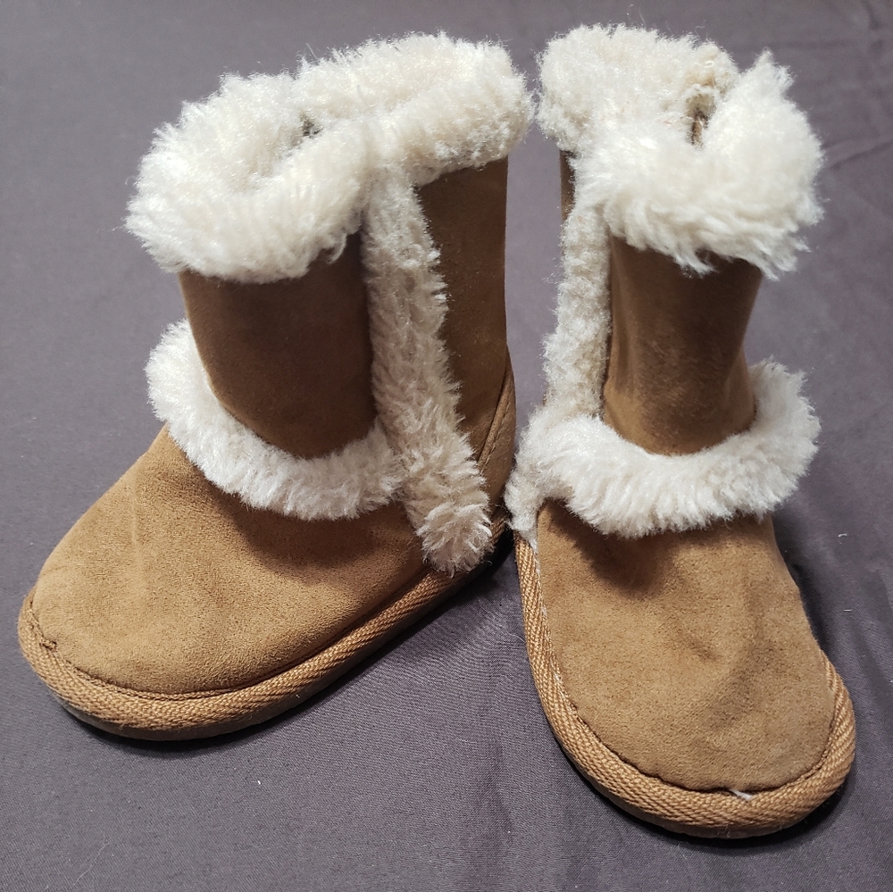 Ugg Style Booties Fur Lined Zip Up Tan Soft Hard Soled Size 2 Boots Teeny Toes